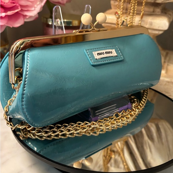 Miu Miu Turquoise Patent Leather kiss lock Clutch with crossbody strap NIB - Picture 3 of 14